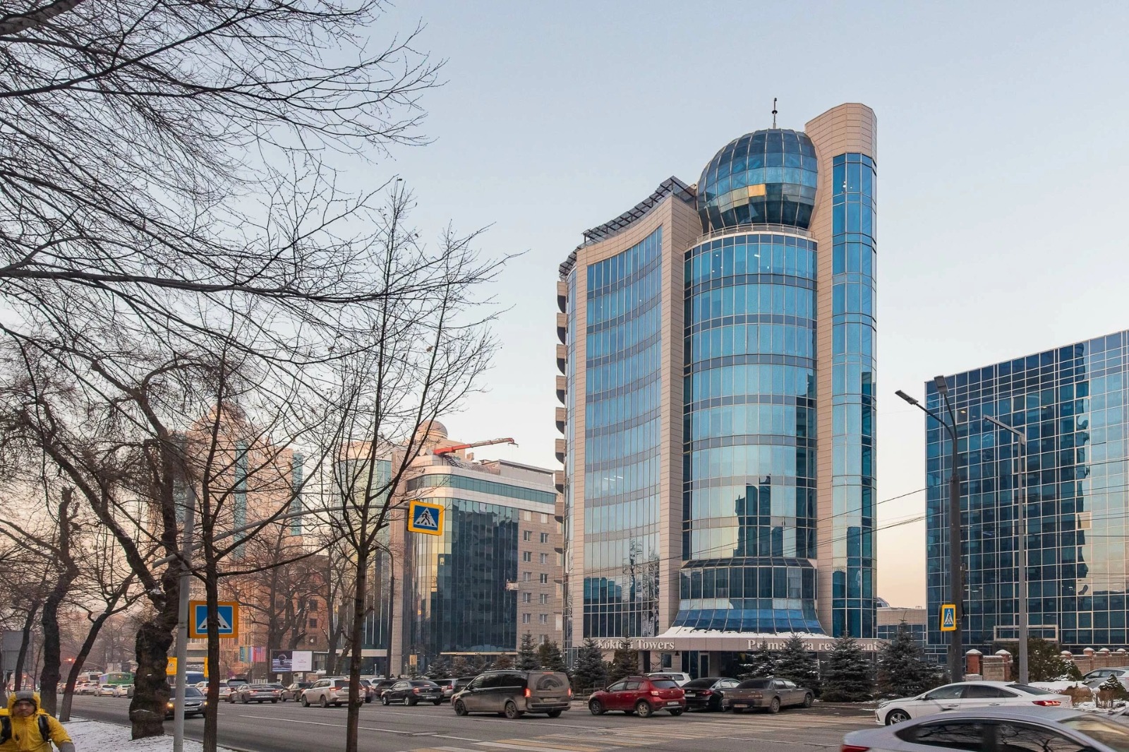 Бизнес-центр на проспекте Достык