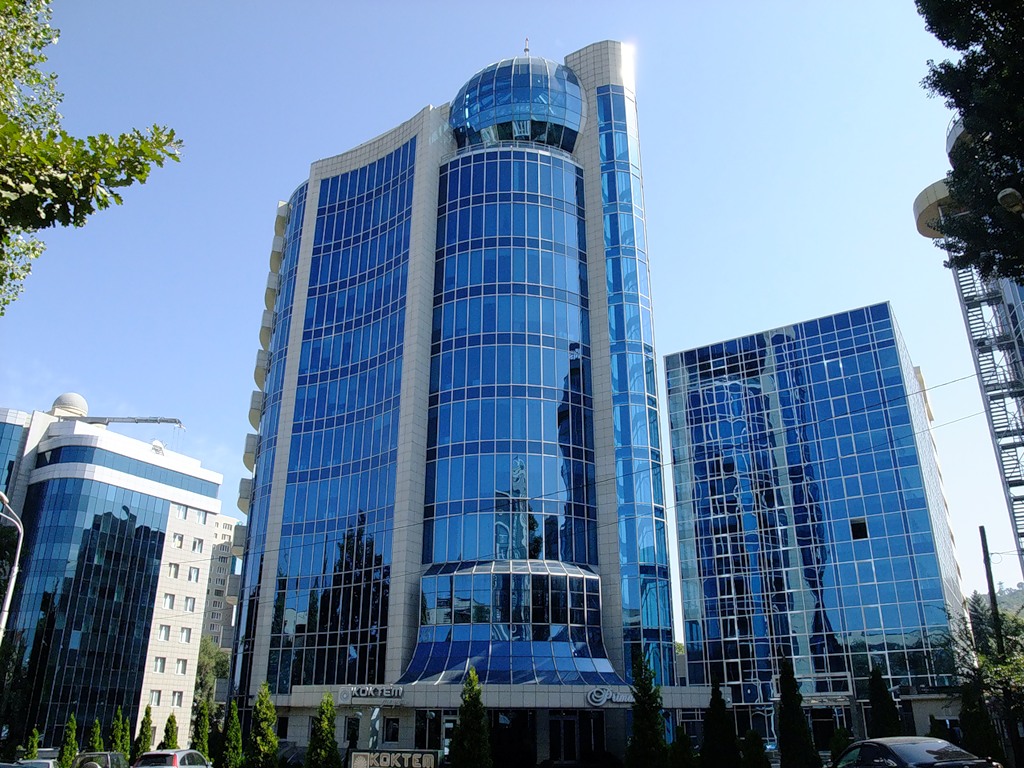 Фасад бизнес-центра K-Towers Realty